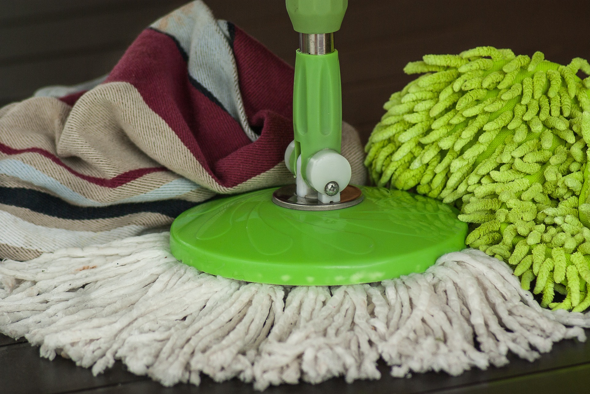 5-best-cleaning-materials-at-home-mop