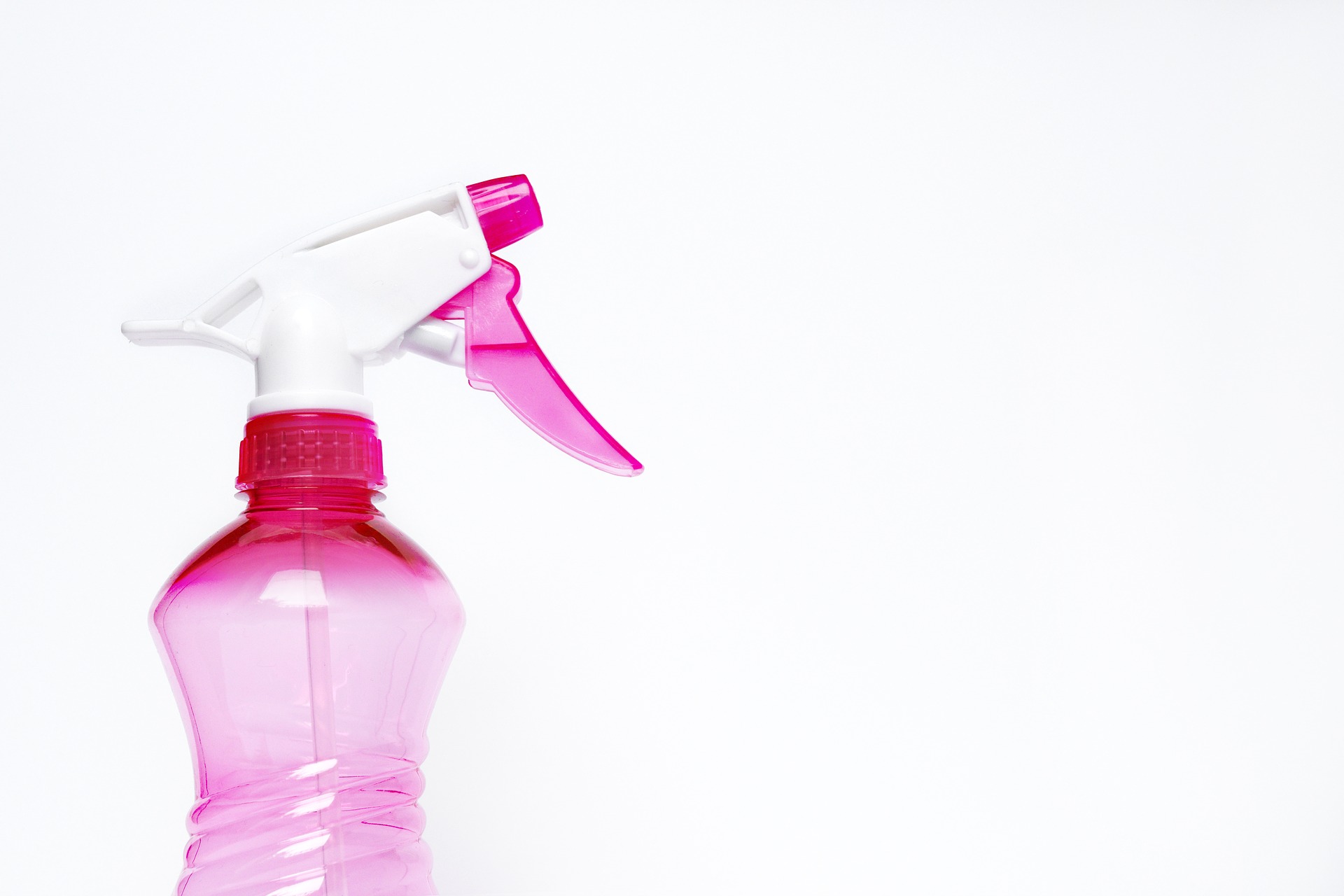 5-best-cleaning-materials-at-home-pray-bottle